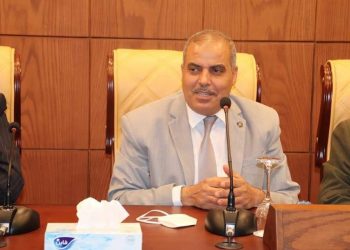 نائب رئيس الجامعة يهنئ المحرصاوي لتجديد الثقة رئيساً لجامعة الأزهر