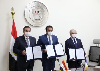 وزير التعليم العالي يوقع عقد اتفاق تنفيذ إنشاء حرم جامعي جديد للجامعة الأهلية الفرنسية
