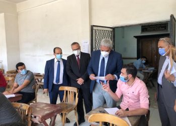 نائب رئيس جامعة الأزهر يتفقد امتحانات الدراسات العليا لقطاع كليات الطب