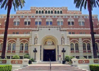 أفضل 10 جامعات في العالم لدراسة الأعلام