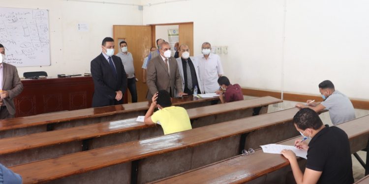 المحرصاوي يتفقد امتحانات كليتي: الدراسات الإسلامية والإعلام