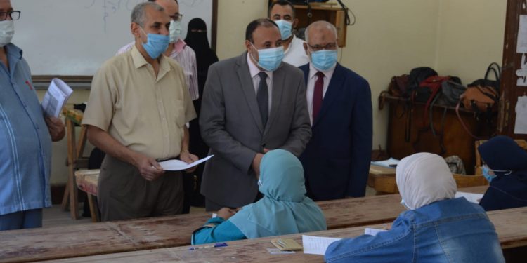 نائب رئيس جامعة الأزهر يتفقد سير أعمال الامتحانات بكليات البنات