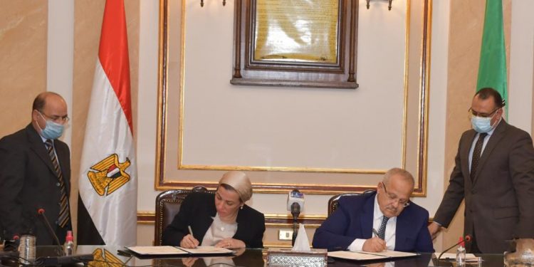 توقيع بروتوكول بين وزارة البيئة وجامعة القاهرة لإنشاء أول برامج جامعية لعلوم البيئة بأفريقيا والشرق الأوسط