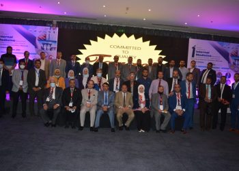 نائب رئيس جامعة الأزهر يشهد حفل الختام والتوصيات للمؤتمر الأول لقسم الأمراض الباطنة