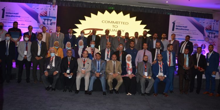 نائب رئيس جامعة الأزهر يشهد حفل الختام والتوصيات للمؤتمر الأول لقسم الأمراض الباطنة