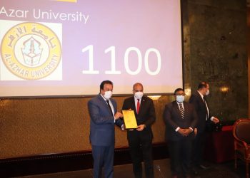 وزير التعليم العالي يكرم جامعة الأزهر لتقدمها في تصنيف QS العالمي للجامعات