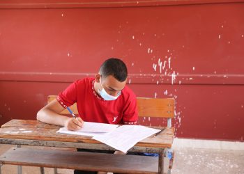 في أول يوم بامتحانات الدبلومات.. ضبط 14 جهاز محمول في لجان السيدة زينب