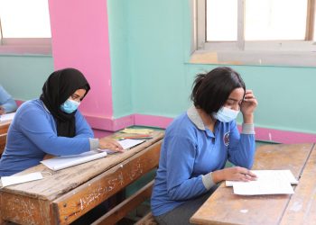 في أول يوم بامتحانات الدبلومات.. ضبط 14 جهاز محمول في لجان السيدة زينب