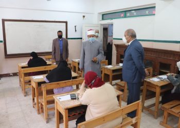 رئيس جامعة الأزهر يتفقد امتحانات الشهادة الثانوية الأزهرية في يومها الثاني