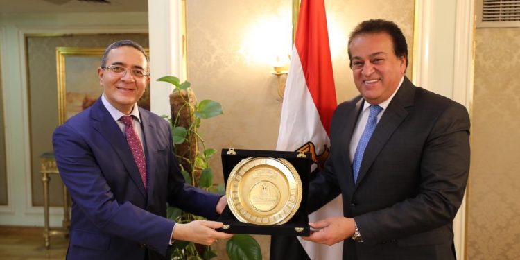 وزير التعليم العالي يستقبل السفير الهندي لبحث آليات التعاون المشترك