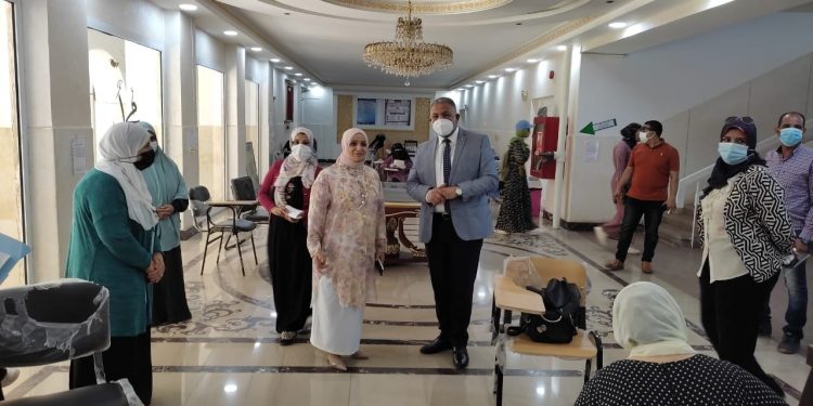 فكري يتابع امتحانات كليات فرع البنات بجامعة الأزهر ويتفقد مركز الحاسب الآلي