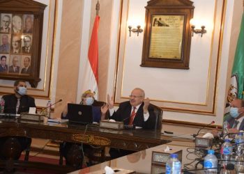 العليا للمستشفيات بجامعة القاهرة تقرر إنشاء أول وحدة ايكمو للحالات الحرجة وخدمات قسطرة طب الأطفال