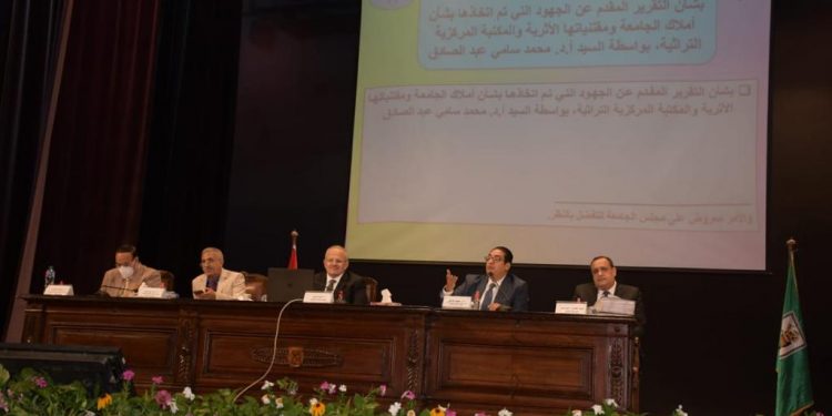 مجلس جامعة القاهرة يستعرض الخطة الإستراتيجية للدخول إلى عصر جامعات الجيل الرابع