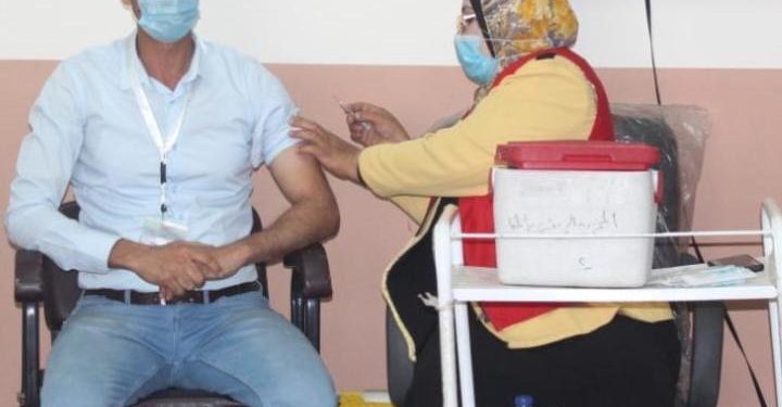 تحت شعار " احمي نفسك.. احمي وطنك " حملة لتلقي اللقاح بجامعة المنيا