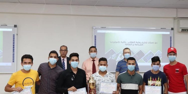 تكريم المتميزين  بالأنشطة الطلابية بجامعة الدلتا التكنولوجية 