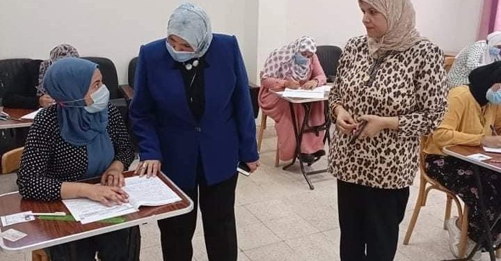 نائب رئيس جامعة قناة السويس تتفقد لجان الامتحانات