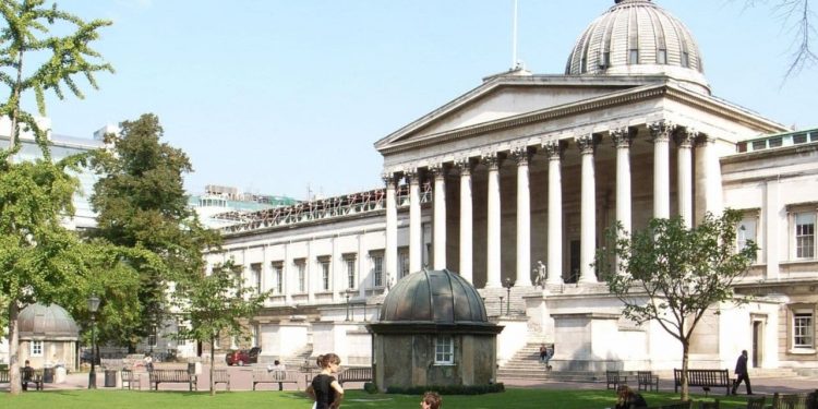 كلية لندن الجامعية تقدم منحة لطلاب البكالوريوس