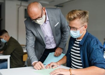 تصل للفصل النهائي.. عقوبات رادعة تواجه الطلاب الغشاشين والمشاغبين بالجامعات