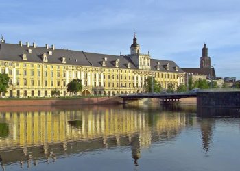 جامعة فروتسواف البولندية تقدم فرصة تبادل ثقافي للطلاب