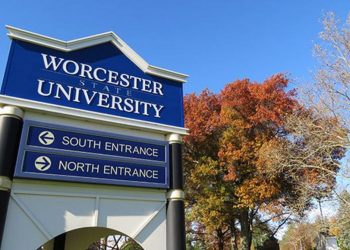 جامعة ولاية ورسستر تقدم منحة لطلاب البكالوريوس في أمريكا