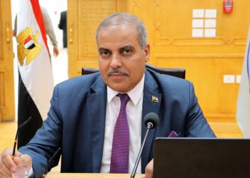 رئيس جامعة الأزهر يصدق على صرف مكافأة مالية للعاملين لجهودهم خلال جائحة كورونا