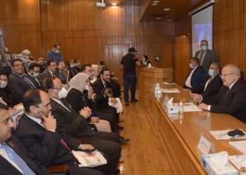 رئيس جامعة القاهرة يفتتح ندوة «مصر وأفريقيا 7 سنوات من الإنجازات»