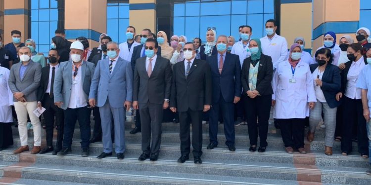 بحضور وزير التعليم العالي.. جامعة 6 أكتوبر تفتتح كلية التمريض على هامش اجتماع مجلس الجامعات الخاصة