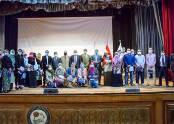 رئيس جامعة بنى سويف يكرم 27 باحثا فائزا.. تعرف على التفاصيل