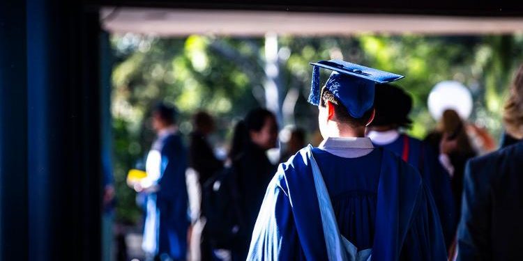 منح الجامعات في 24 ساعة.. فرص دراسية وتدريبية للطلاب