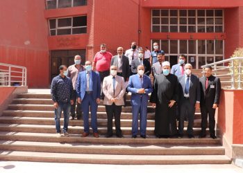 قيادات الأزهر تتفقد الأقسام الداخلية والعيادات الخارجية بمستشفى الحسين الجامعي