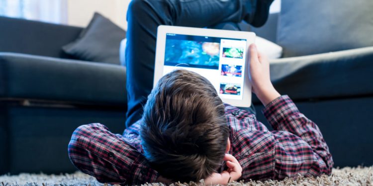 لتوعية الأطفال بمخاطر الإنترنت.. تعرف على سلسلة "ألف جيجا وجيجا"