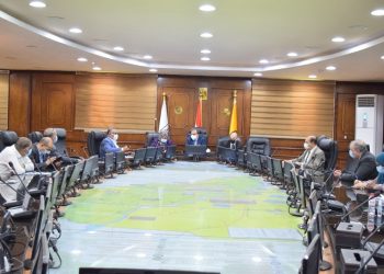 "منصور" يكشف آخر تطورات جامعة بني سويف الأهلية