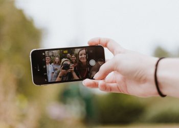 في اليوم العالمي للسيلفي.. قصة أول صورة تم التقاطها في التاريخ