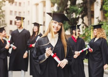 للطلاب الدوليين.. 7 أسباب لاختيار الدراسة في هولندا