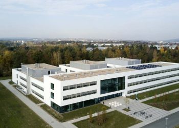 جامعة بايرويت الألمانية تقدم منحة لطلاب الدكتوراه