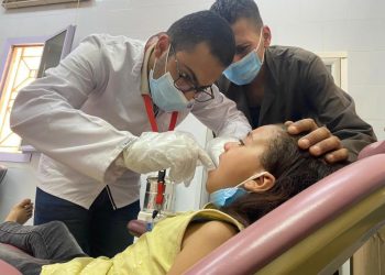 10 تخصصات طبية يُشاركون في قافلة جامعة المنيا بـ "نزلة عبيد"