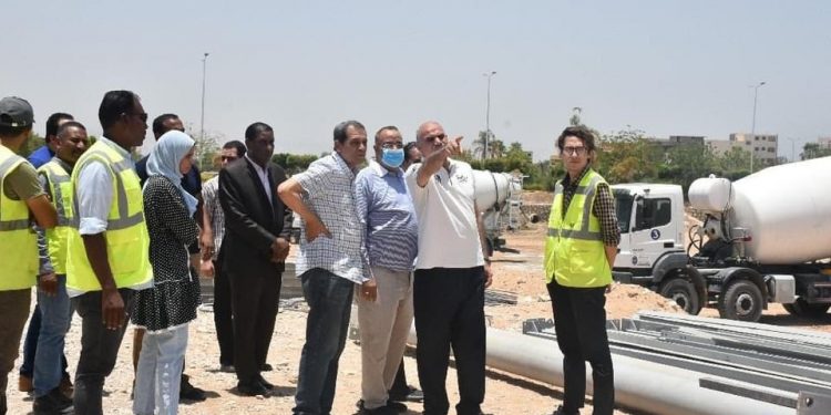 رئيس جامعة الأقصر يتفقد الانشاءات بمدينة طيبة