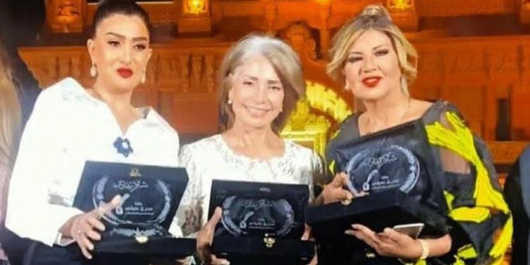 اول تعليق من صاحب جائزة “الدكتور صديق عفيفي للبحث العلمي” على منح غادة عبدالرازق درع الجائزة