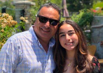 قصة تلقي طالبة مصرية في أمريكا لخطاب من بايدن