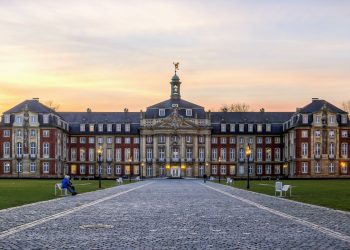 تعرف على الجامعات الألمانية التي تقبل بالثانوية الأمريكية والمنح الدراسية