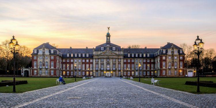 تعرف على الجامعات الألمانية التي تقبل بالثانوية الأمريكية والمنح الدراسية