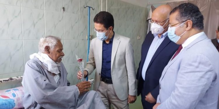 للاطمئنان على الخدمة الصحية فى العيد.." الجيزاوى " يتفقد مستشفى بنها الجامعي