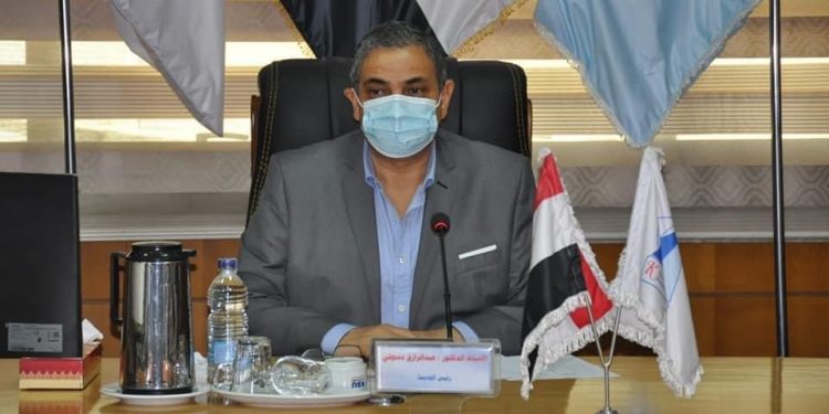 رئيس جامعة كفر الشيخ يؤكد على اهمية المشاركة في مبادرة التصدي للأمية