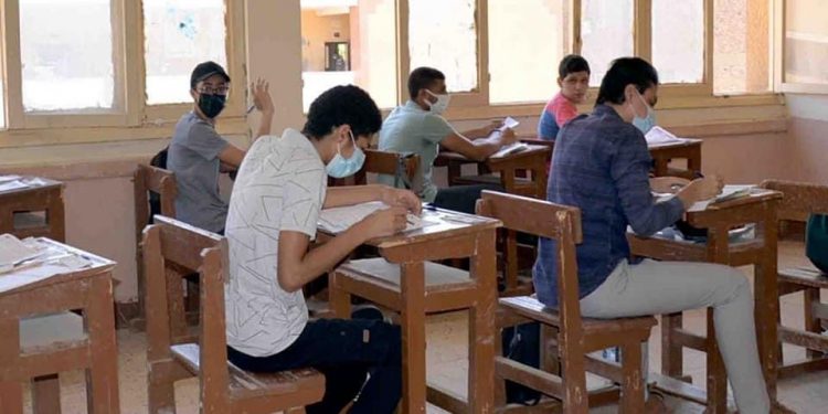 طارق شوقي: لا علاقة للتابلت بالغش في امتحانات الثانوية العامة