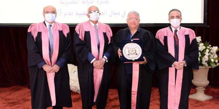 جامعة المنصورة تكرم 87 من علمائها وباحثيها