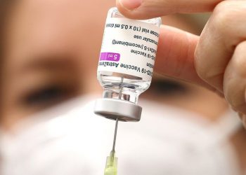 "اللقاح الشامل".. علماء بجامعة نوتنجهام يتوصلون إلى حل لمواجهة متحورات كورونا