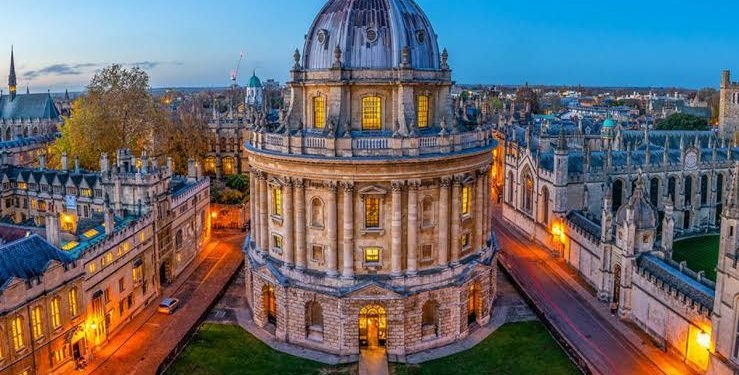 جامعة أكسفورد البريطانية تطلق لقاحا تجريبيا لعلاج مرضى الإيدز