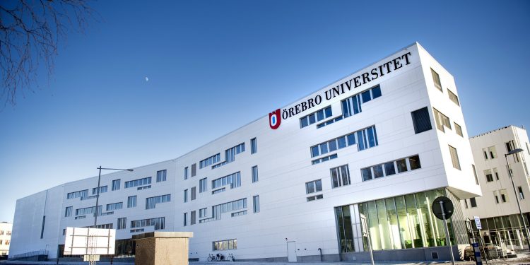 جامعة أوريبرو السويدية تقدم منحة لطلاب الدكتوراه