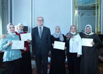 تكريم المتميزين بجامعة عين شمس