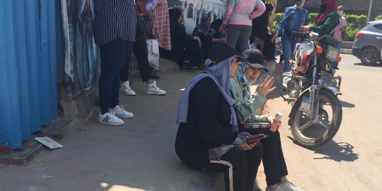 أولياء الأمور يتوقعون أن تأتي امتحانات اللغة الأجنبية الثانية في مستوى الطالب المتوسط